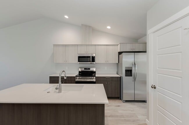 Building Photo - Adorable and affordable Duplex for rent in... Rental