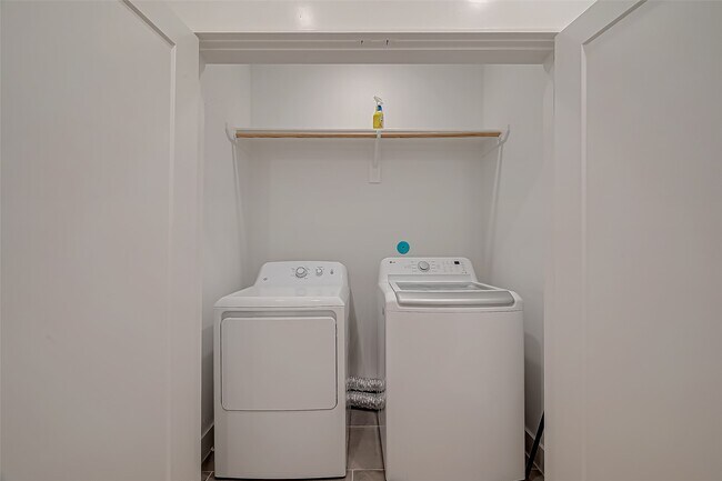 Photo - 2726 Anita St