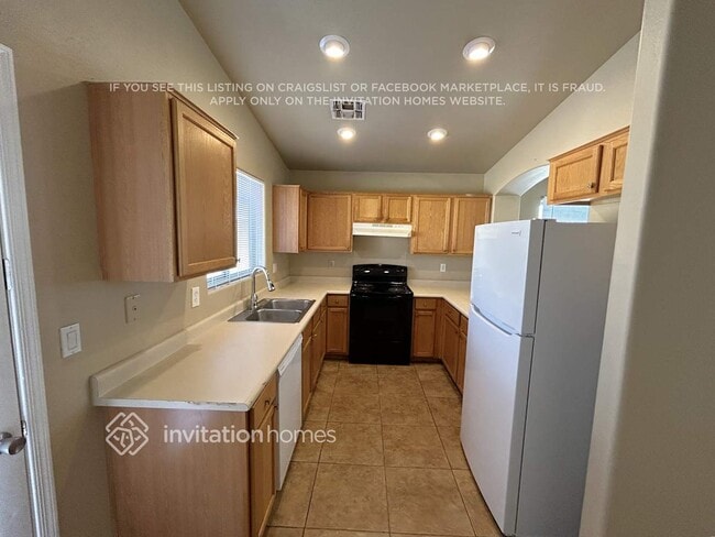 2310 W St Kateri Dr