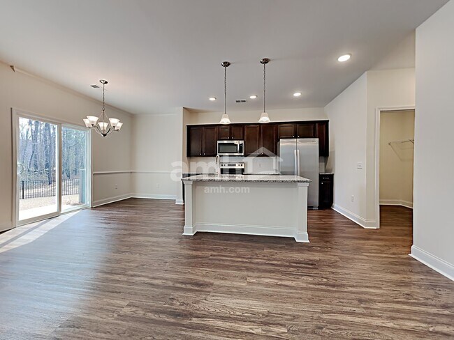 Photo - 126 Thatchet Dr