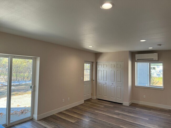 Photo - 2236 Burlington Ave Unit B