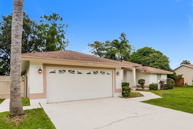 Photo - 116 Waterway Rd