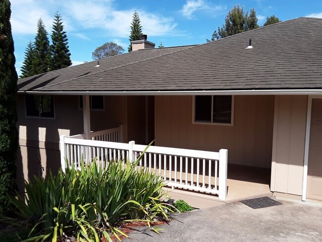 Building Photo - Spacious 3 bedroom 2 bath home in Kula-Ava...
