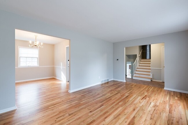 Photo - 3 Bed Home in Cul-de-Sac Great Location