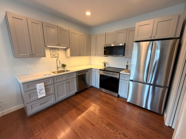 Building Photo - 28 Dottie Dr