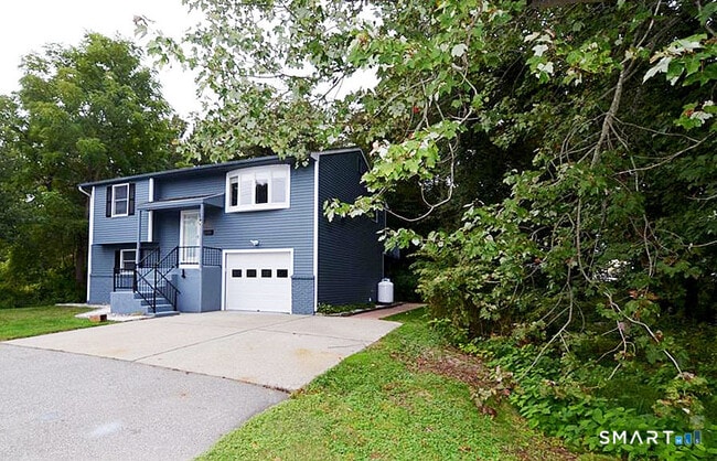 Photo - 60 Central Blvd