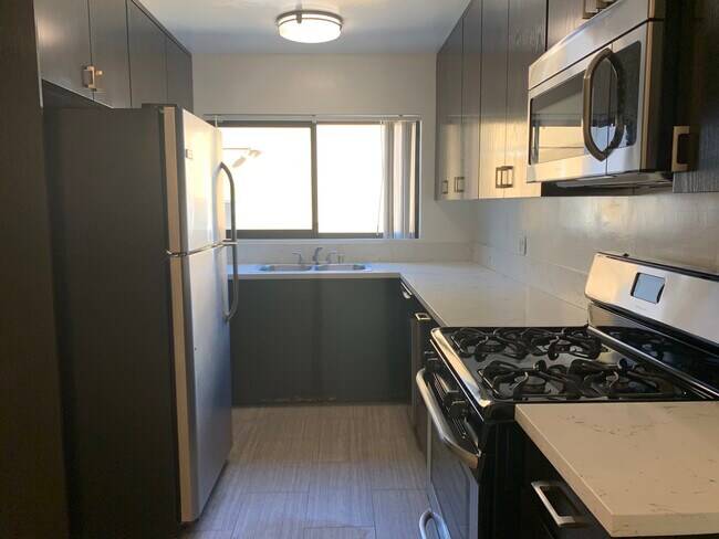 Photo - 8770 Shoreham Dr Unit 3