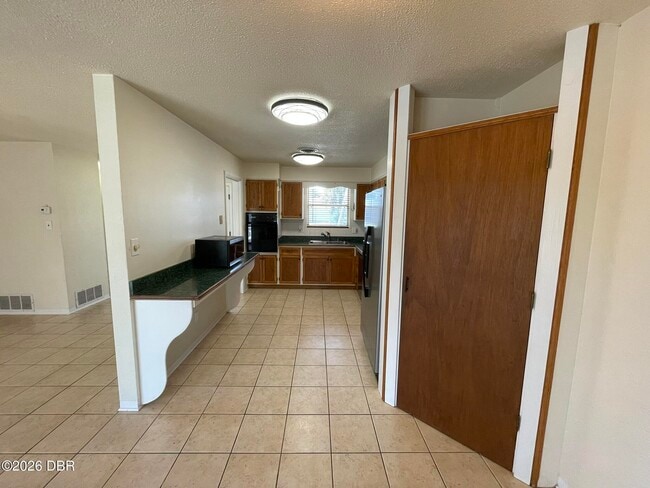 Photo - 135 Kent Dr