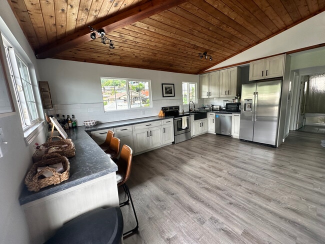 Photo - 1574 Wailele St Unidad Top