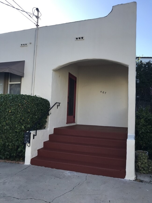 Photo - Cottage near Roosevelt Elementary