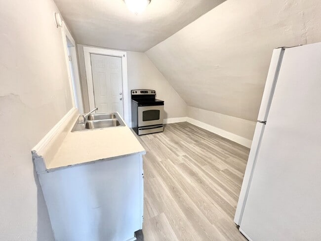 Photo - 908 W Bell Ave Unit Upper