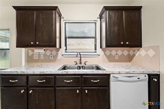 Photo - 1908 Cline Dr