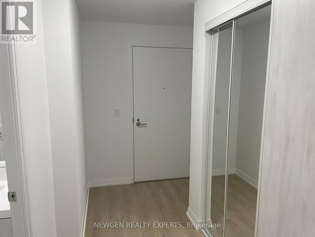 Photo - 28 Widmer St Unité 4022