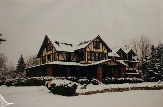 Building Photo - 1537 S Water St Rental