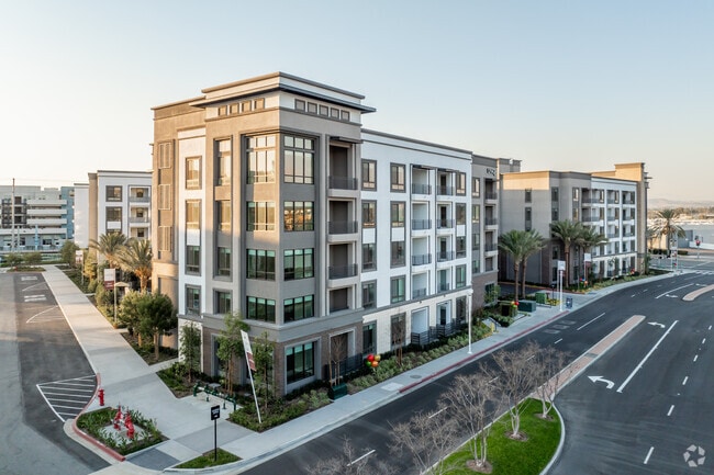 Building Photo - Link OC Rental