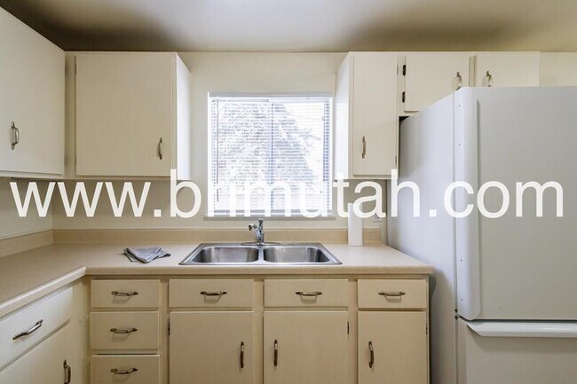 Photo - 775 E Johnsonway Dr