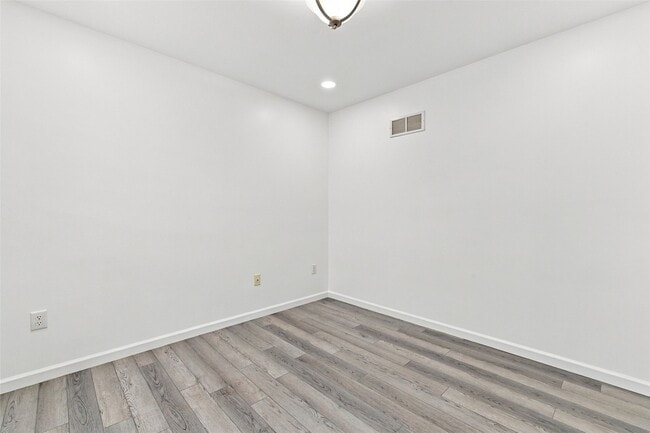 621 Falling Brook Dr