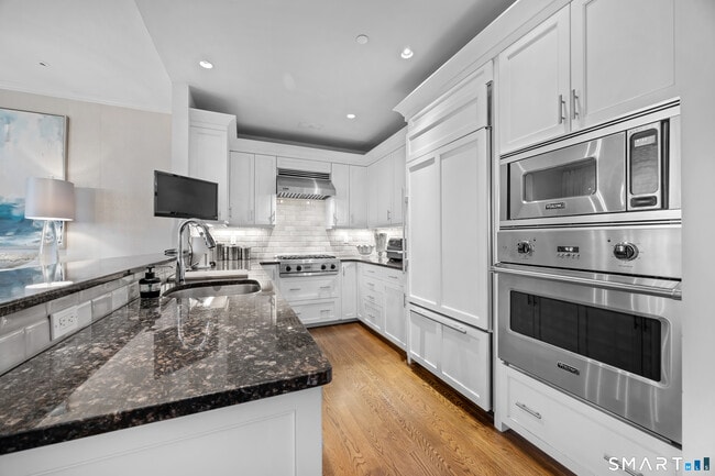 Photo - 100 Parrott Drive Unit 1402