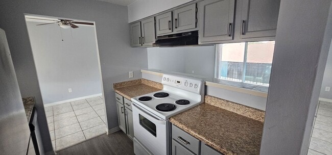 Photo - 2 BEDROOM / 2 BATH APARTMENT (GOLDEN KEY APARTMENTS) NEAR THE FLORIDA MALL Unit m56724