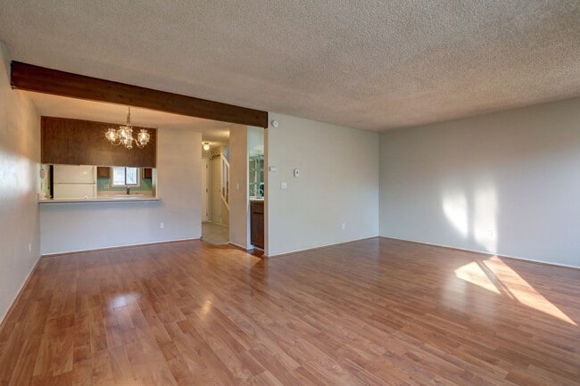 Photo - Very Nice 2 Bedroom Kent Valley Townhome, Great Location!