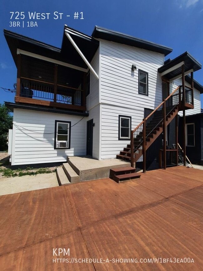 Building Photo - 725 West St Unit #1 Rental