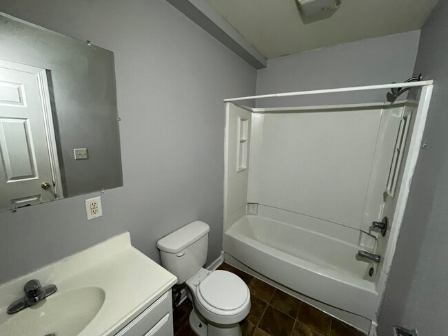 Photo - 1317 Main St