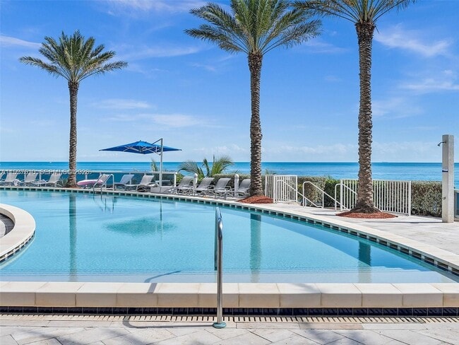 Building Photo - 17201 Collins Ave Unit 904