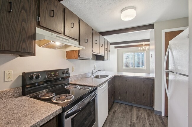 Kitchen - Clearview Farms Apartments