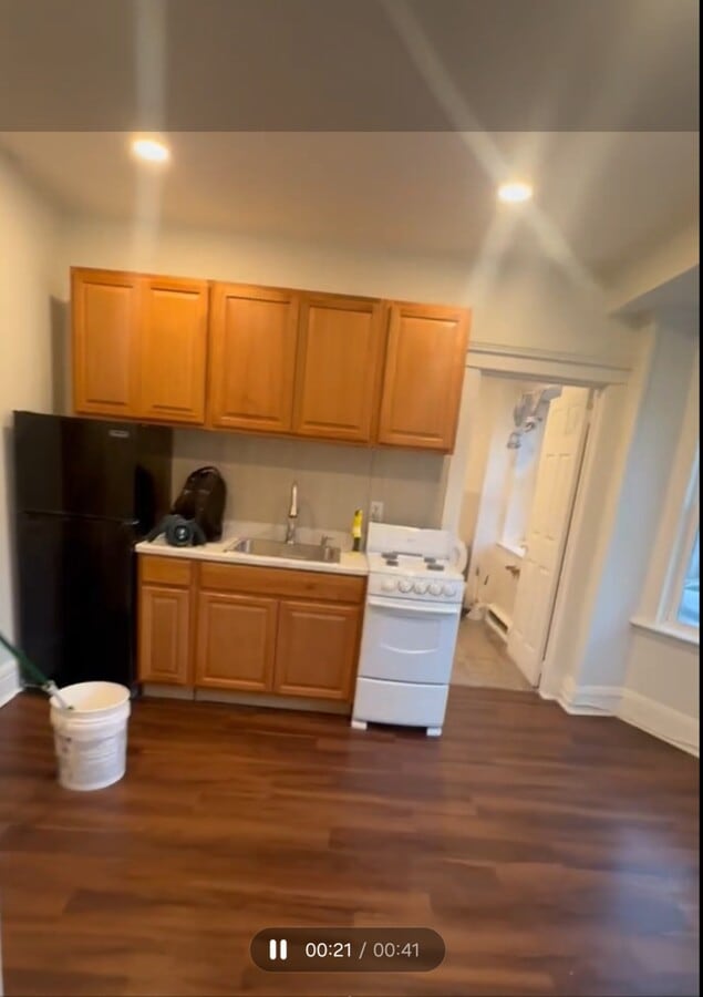 Photo - 129 4th St Unit 1 bedroom