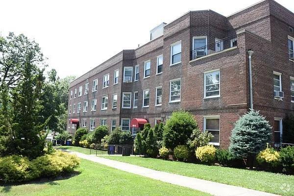 Building Photo - 141-11 Union Tpke Unit 3A Rental