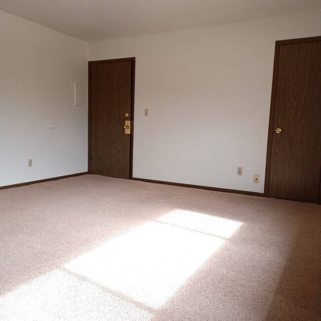 Photo - 980 Eisenhower Rd Unit 17