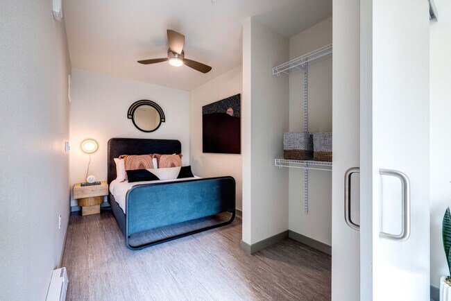 Photo - Broadstone Vin