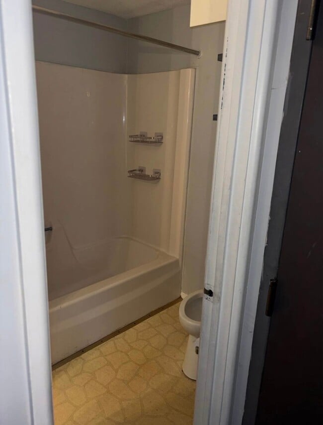 Photo - 135 Burgundy Hill Ln