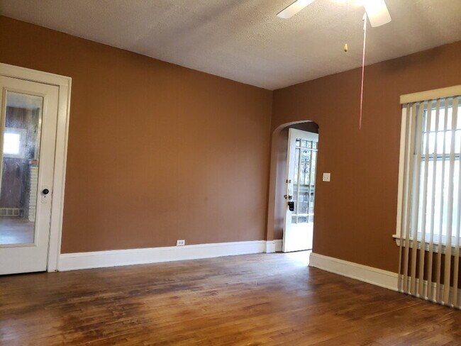 Photo - 3657 Chelton Rd