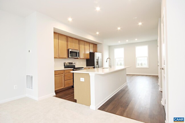 Photo - 5997 McComb St