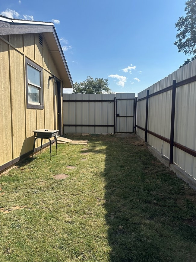 Photo - 3614 Eisenhower Rd