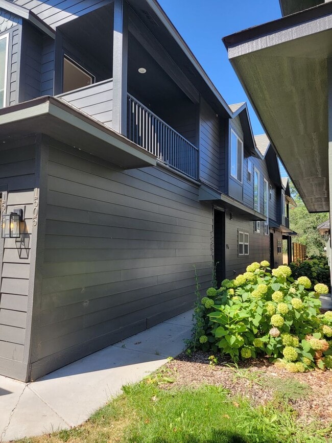 Photo - Great Location! 2 bed 2 bath.