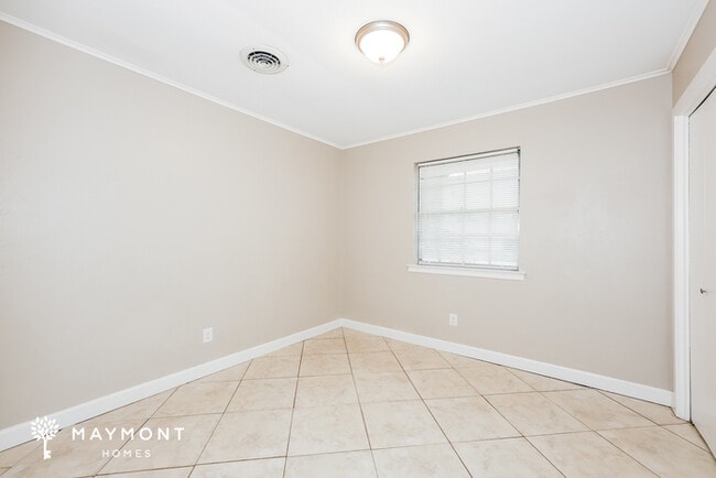 Photo - 7461 Meadowcrest Dr