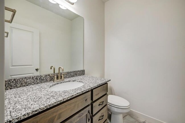 Photo - 803 N Hilltop Dr