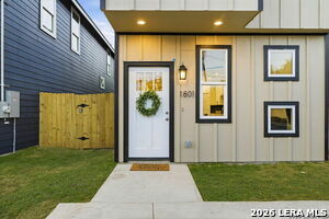 Photo - 1801 W Southcross Blvd