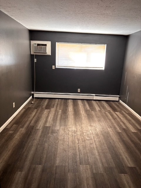 Building Photo - 7919 Lake Ave