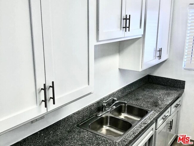 Photo - 1015 N Edinburgh Ave Unit 5