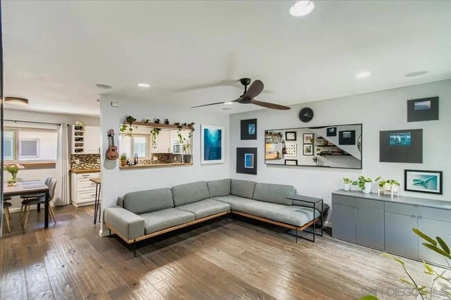 Building Photo - 2640 Worden St Unit 207