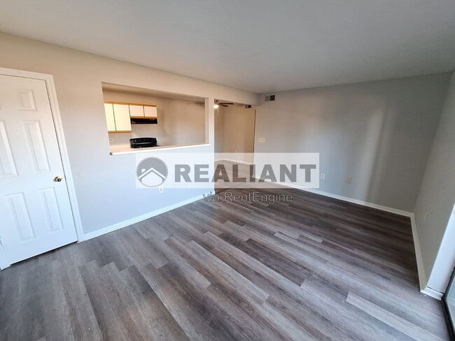 Photo - 904 Amhurst Dr