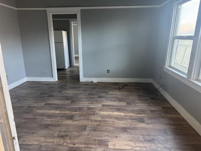 Photo - 333 W 9th St