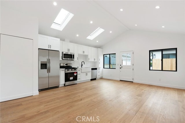 Photo - 8336 Winsford Ave