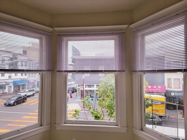 Photo - Broadwell, LLC (Broadway-Powell) Unit 1362-13