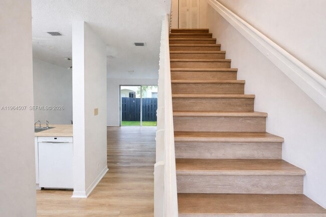 Photo - 835 NE 212th Terrace