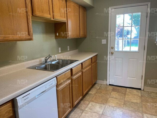 Photo - 1020 N Taft Hill Rd