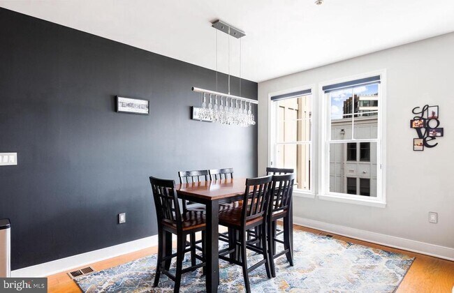 Photo - 1418 N Rhodes St Unidad B426